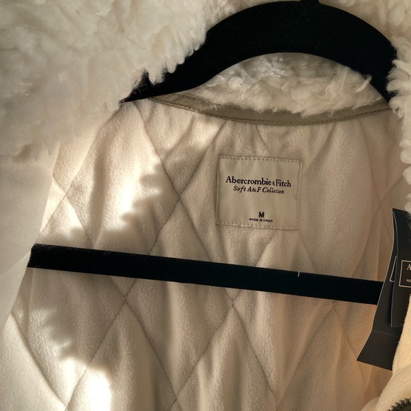 Abercrombie & Fitch Women Vest - Picture 7 of 7